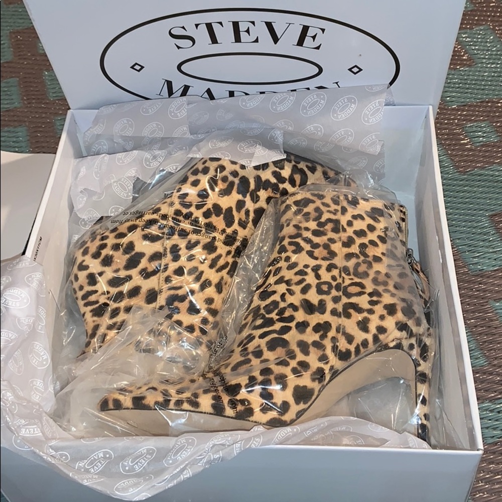 NEW! Steve Madden Calf Hair Booties - Picture 3 of 7